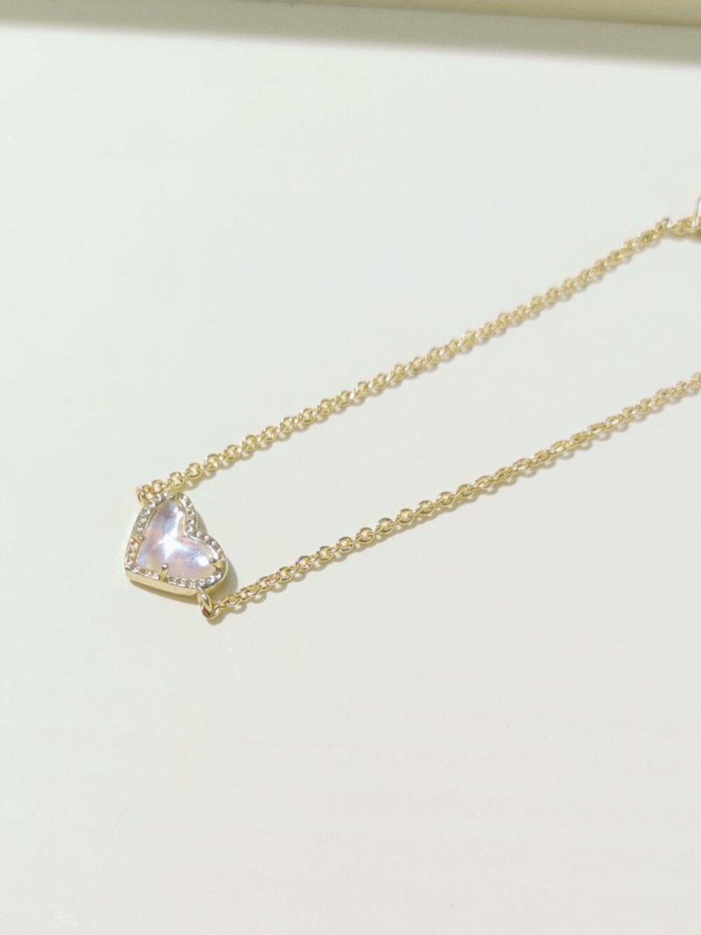 Kendra Scott Ari Heart Chain Bracelet Dichroic Glass - Picture 3 of 3